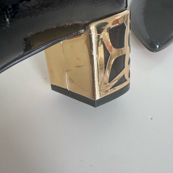 Never Worn Adrienne Vittadini Black Patent Leather & Gold Block Heels | Size 10 - Picture 6 of 9